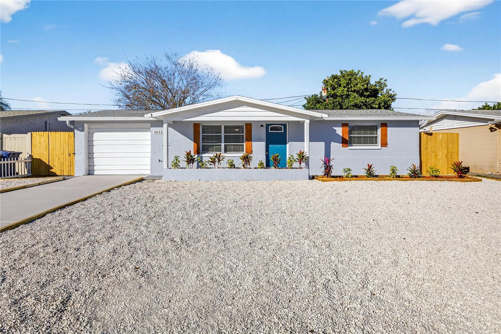 COLONIAL HILLS - Residential