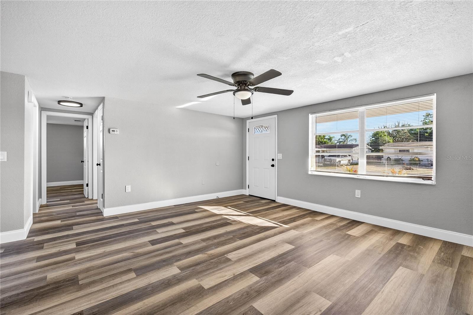 COLONIAL HILLS - Residential