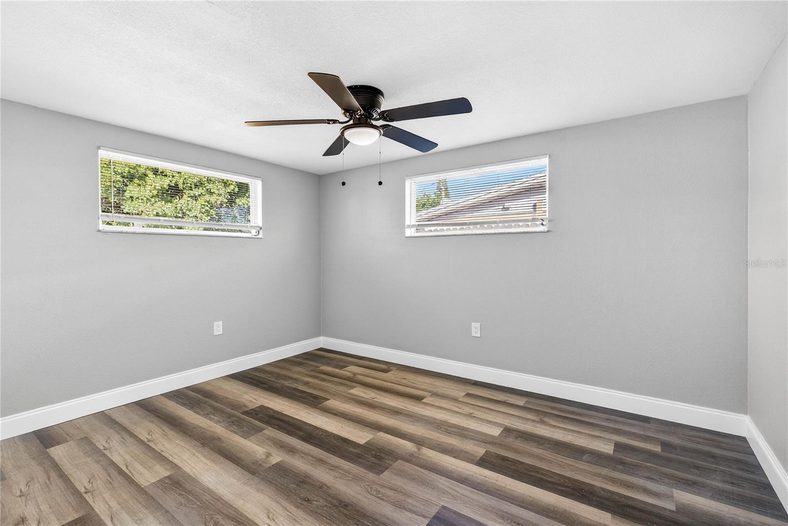 COLONIAL HILLS - Residential