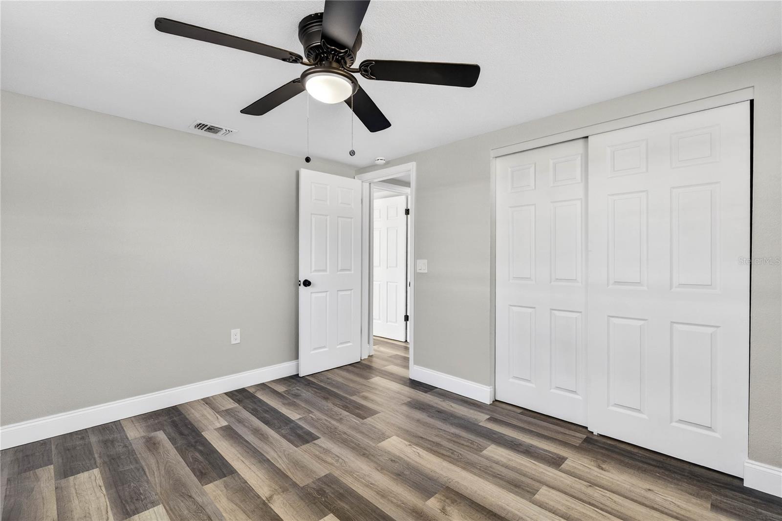 COLONIAL HILLS - Residential