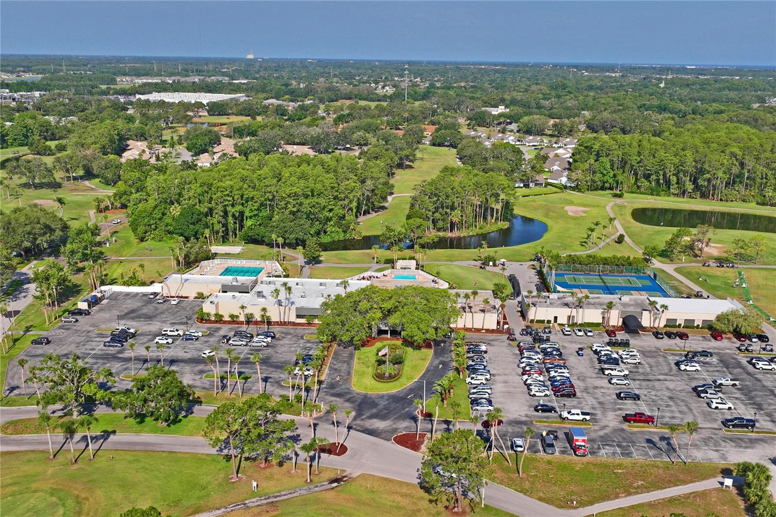 GOLF VIEW VILLAS CONDO 01 - Residential