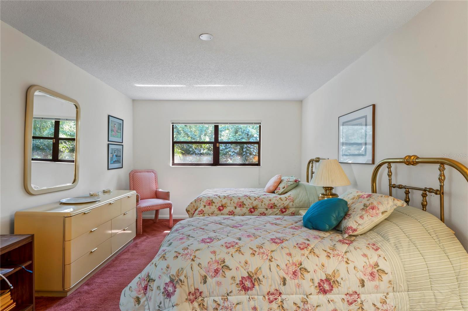 GOLF VIEW VILLAS CONDO 01 - Residential