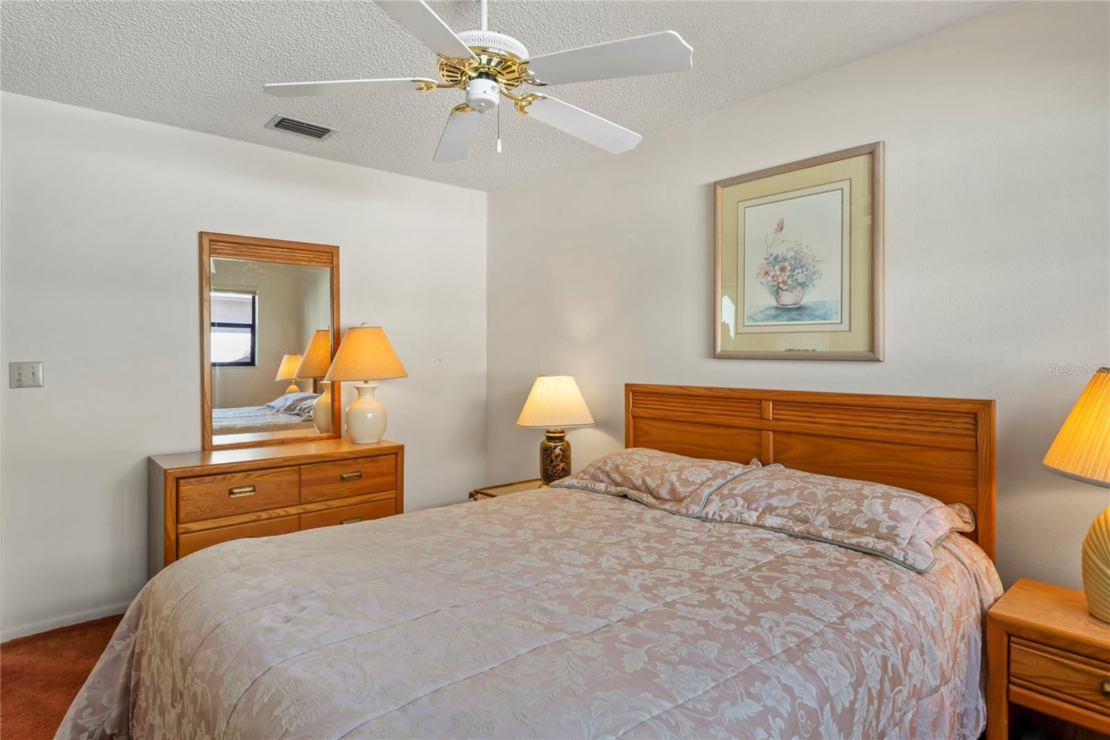 GOLF VIEW VILLAS CONDO 01 - Residential