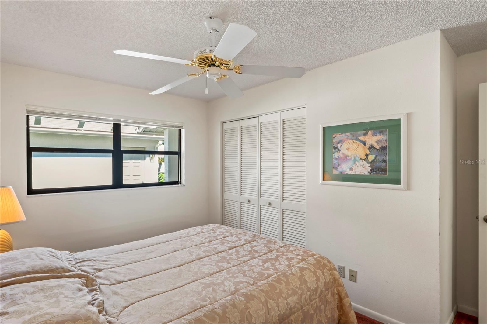 GOLF VIEW VILLAS CONDO 01 - Residential