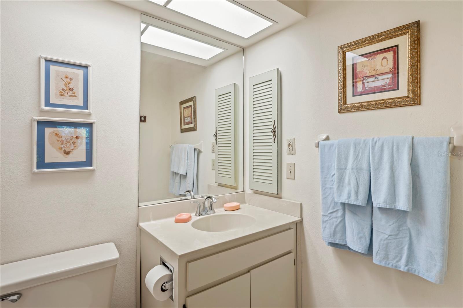 GOLF VIEW VILLAS CONDO 01 - Residential