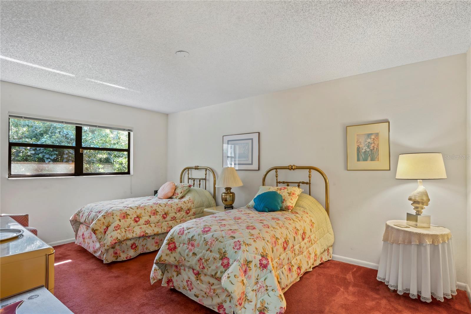 GOLF VIEW VILLAS CONDO 01 - Residential