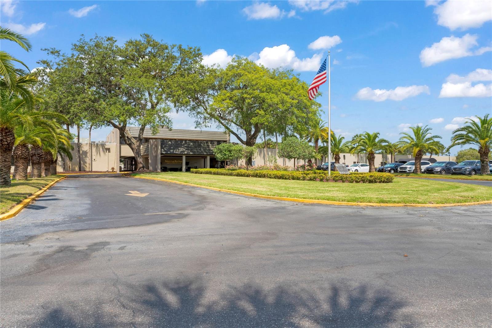 GOLF VIEW VILLAS CONDO 01 - Residential