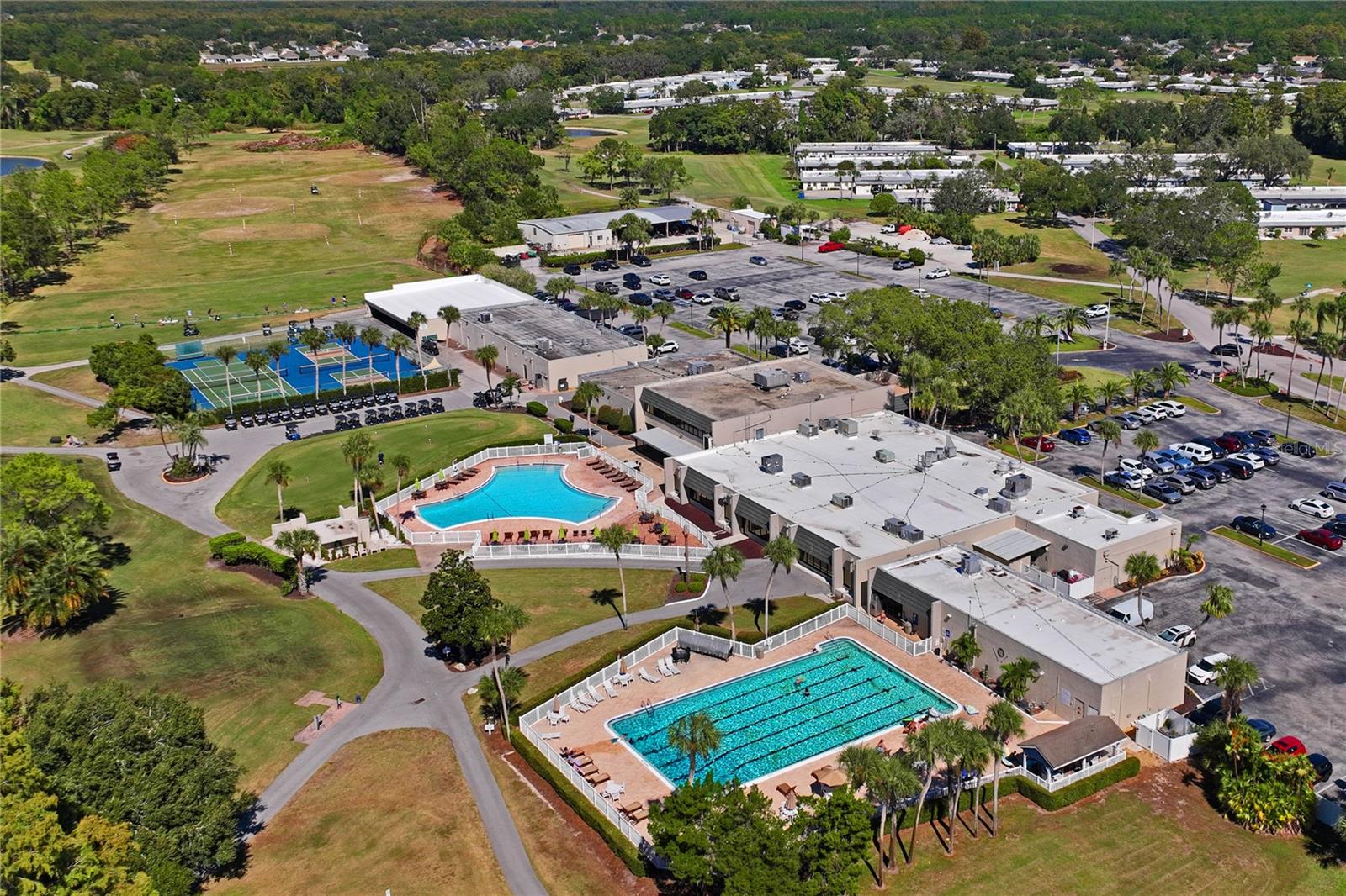 GOLF VIEW VILLAS CONDO 01 - Residential