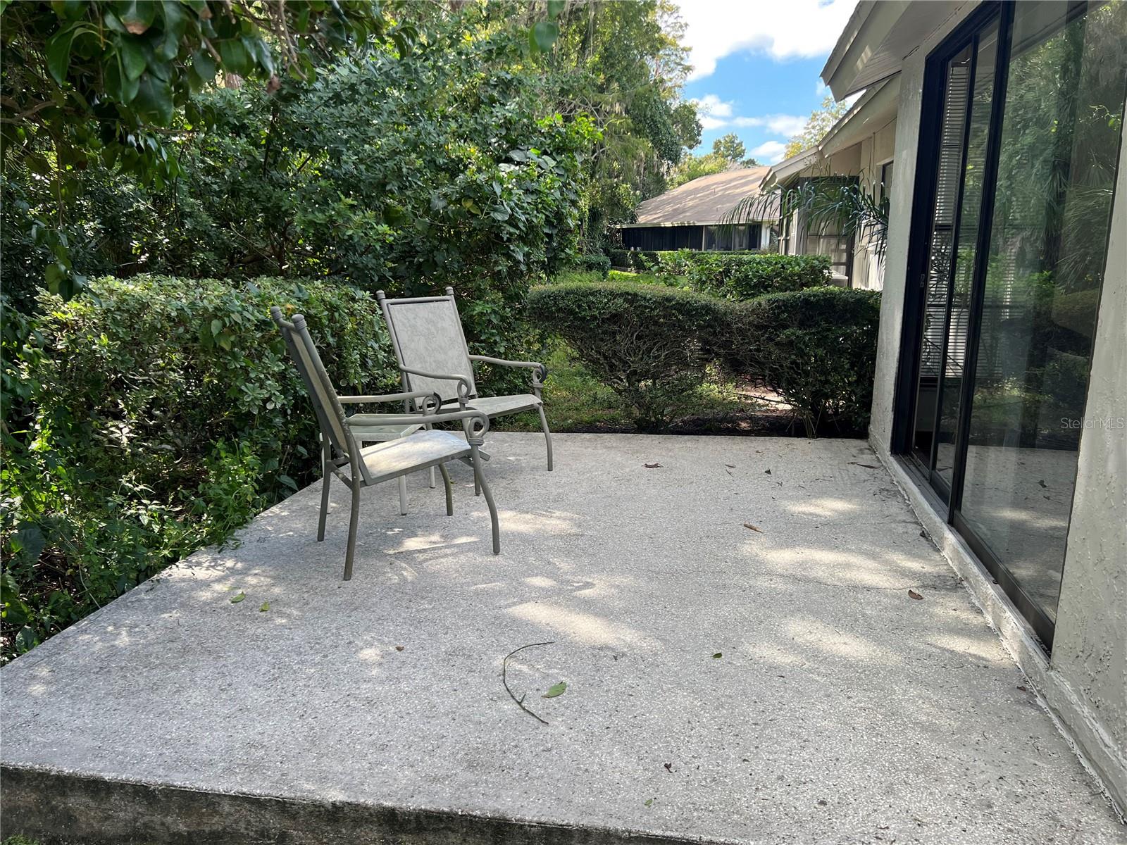 GOLF VIEW VILLAS CONDO 01 - Residential