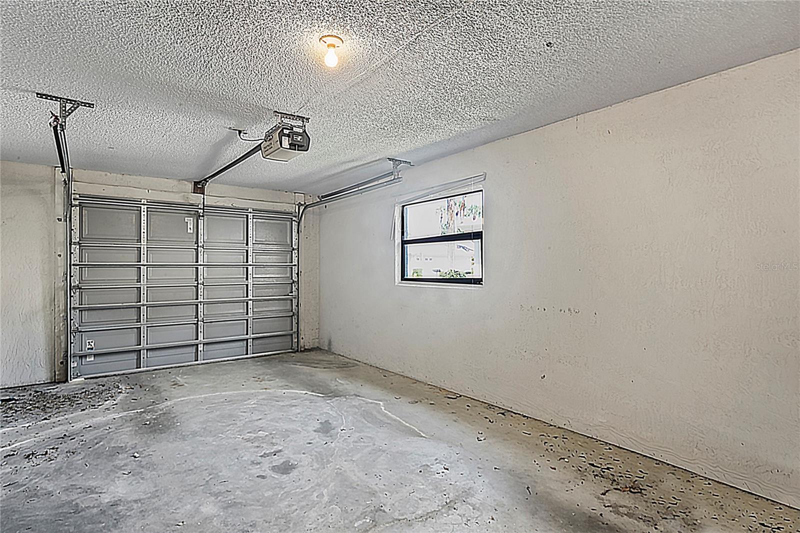 GOLF VIEW VILLAS CONDO 01 - Residential