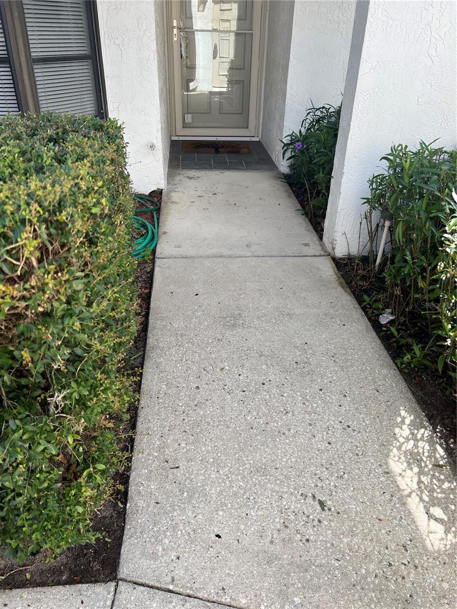 GOLF VIEW VILLAS CONDO 01 - Residential