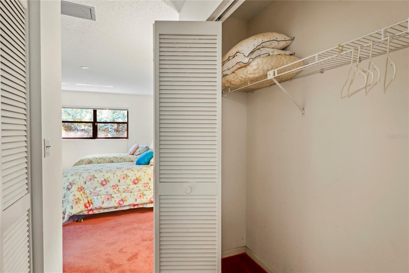 GOLF VIEW VILLAS CONDO 01 - Residential