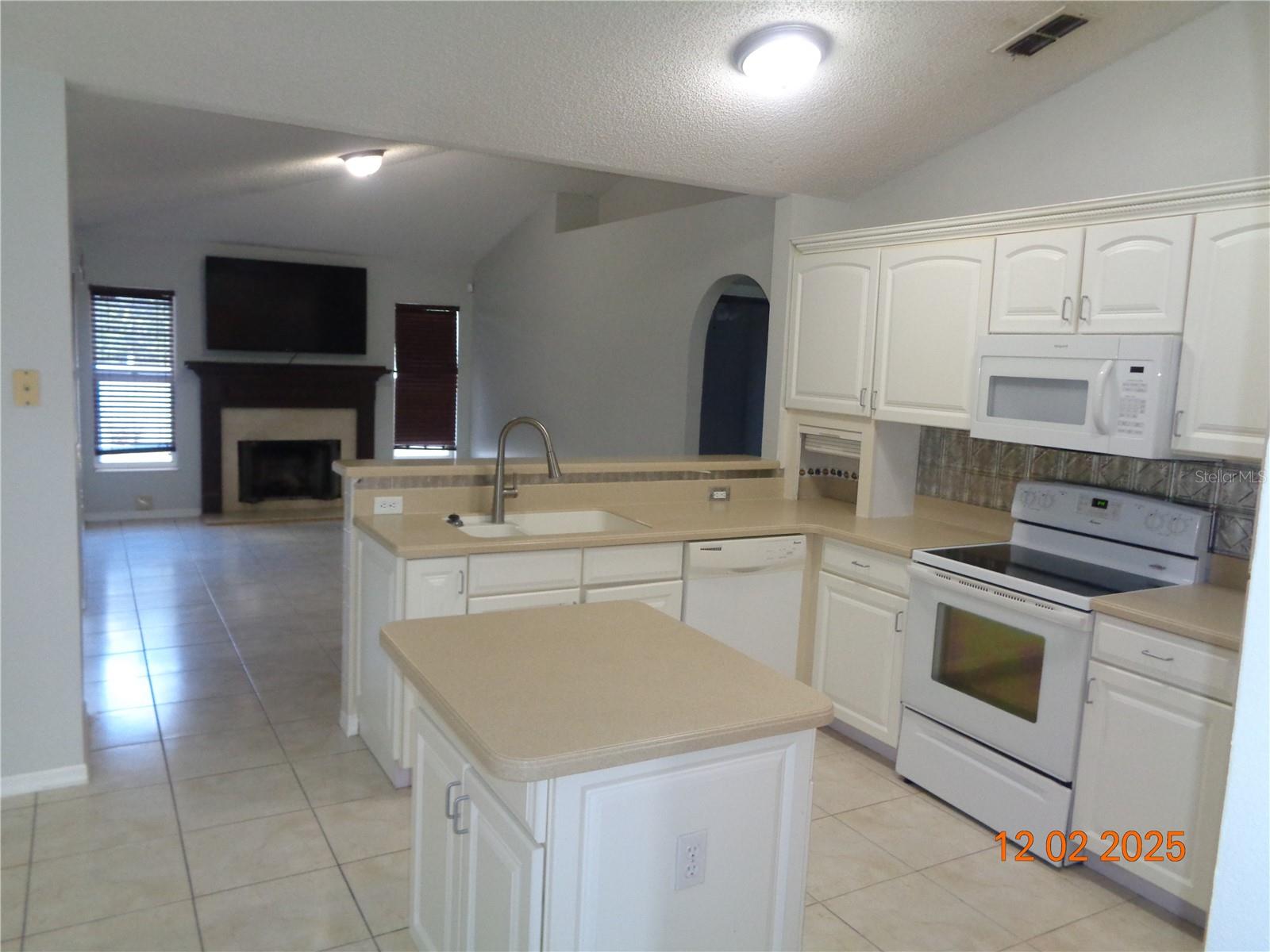 DELTONA LAKES UNIT 53 - Residential Lease