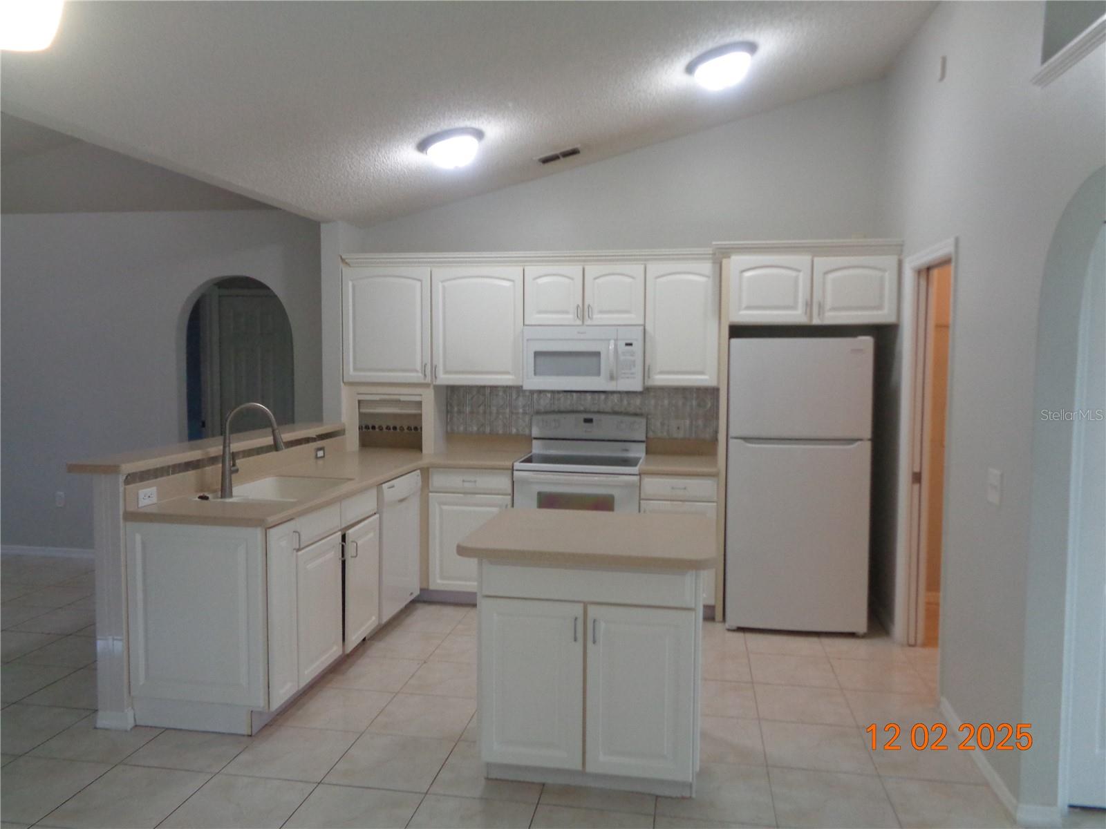 DELTONA LAKES UNIT 53 - Residential Lease