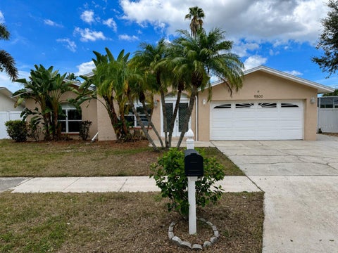 Photo of 9500 118th Lane, Seminole, FL 33772 (MLS # TB8544036)