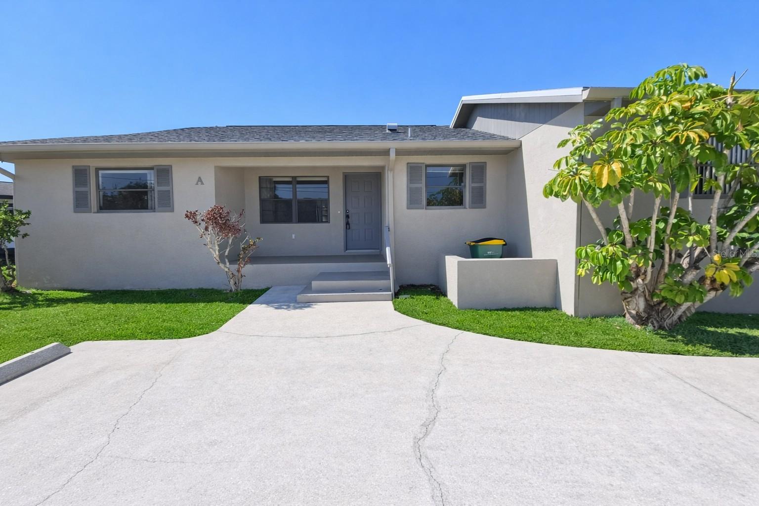 3211 RIVERSIDE DRIVE