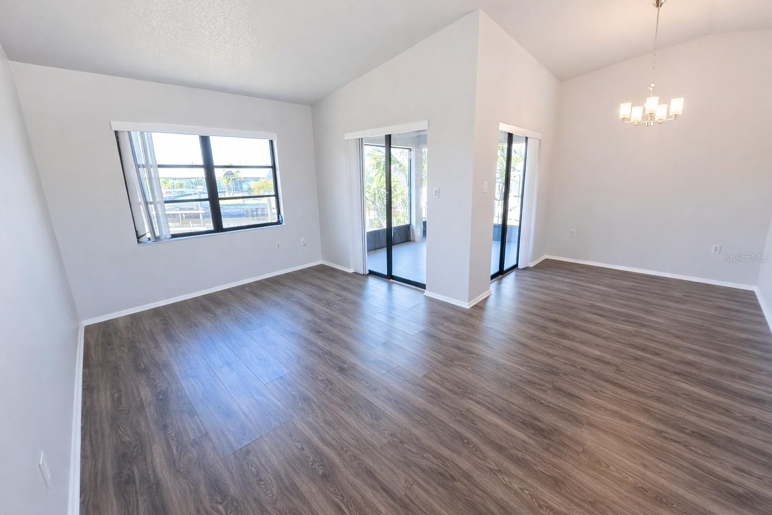 3211 RIVERSIDE DRIVE