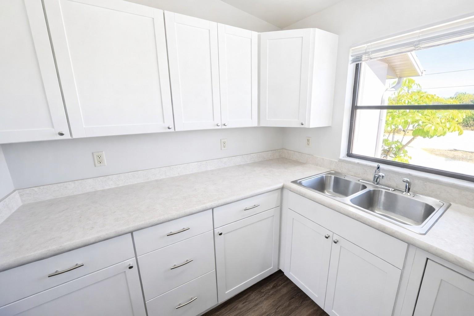 WYCHEWOOD SHORES - Residential Income