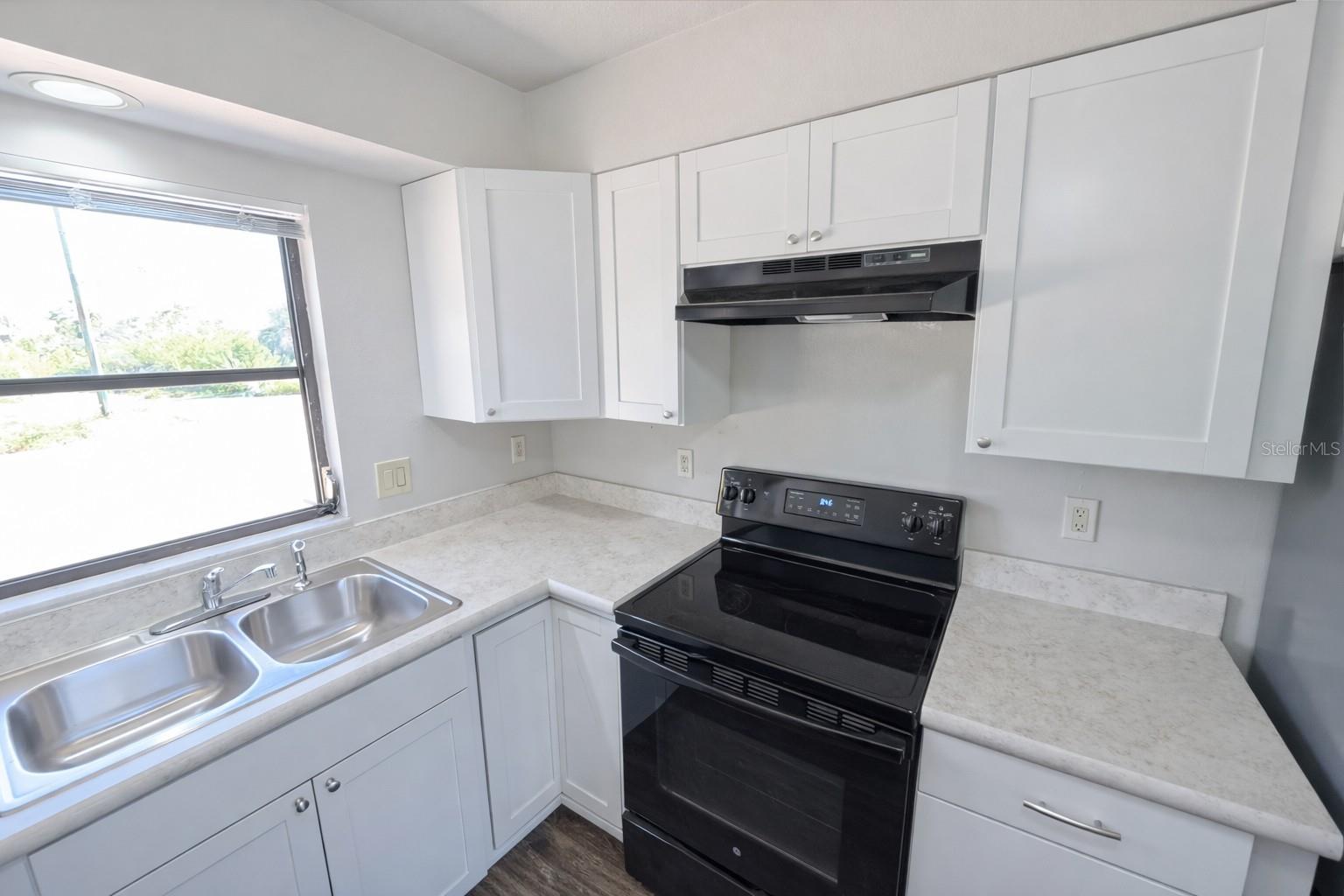 WYCHEWOOD SHORES - Residential Income