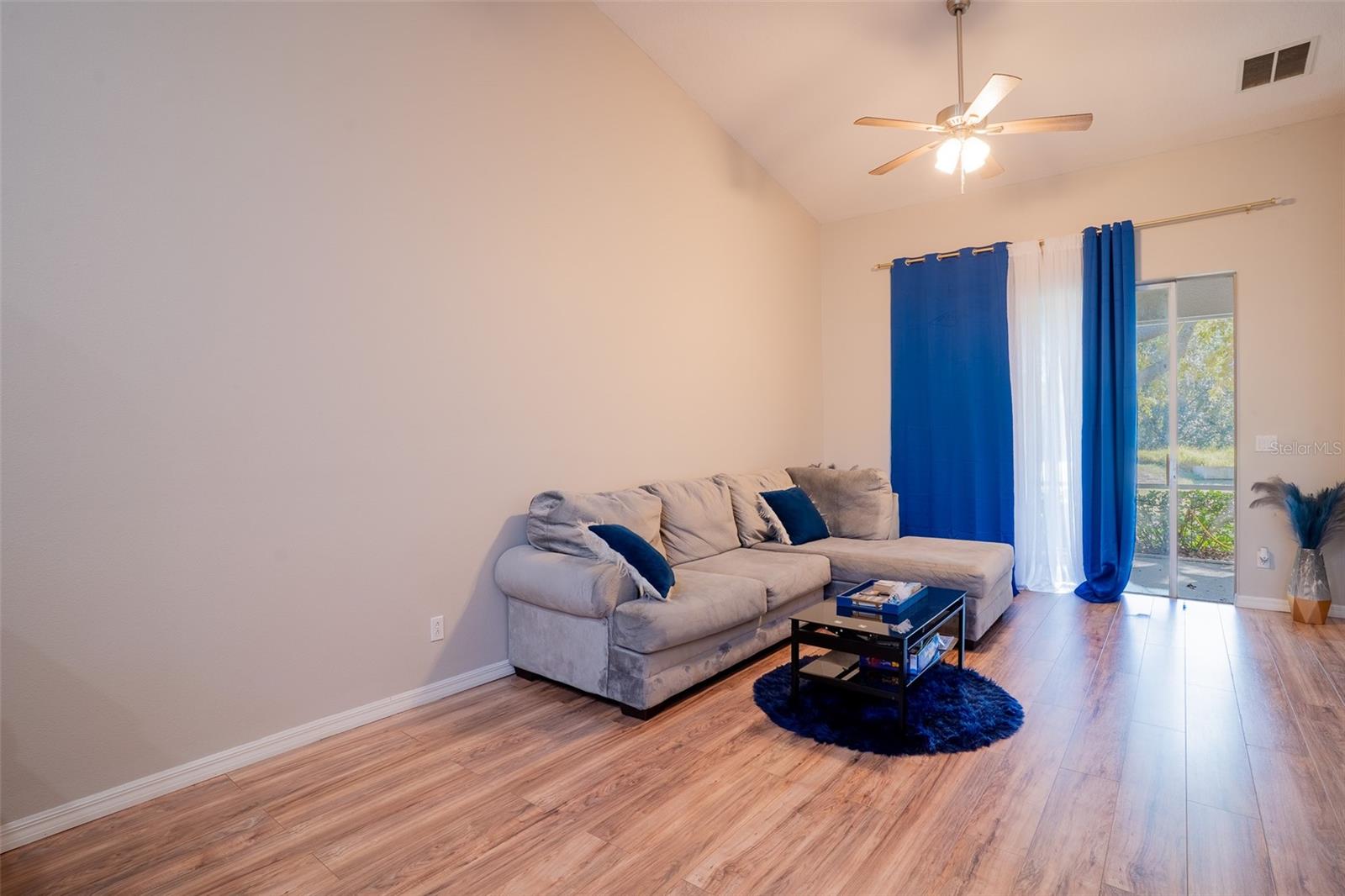 TRADITIONS PH 1 - Residential