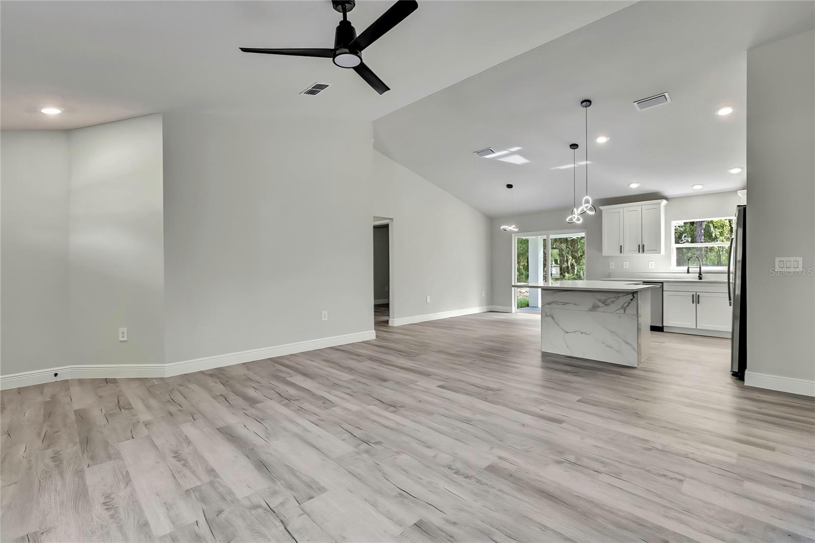 CITRUS SPGS UNIT 09 - Residential Lease