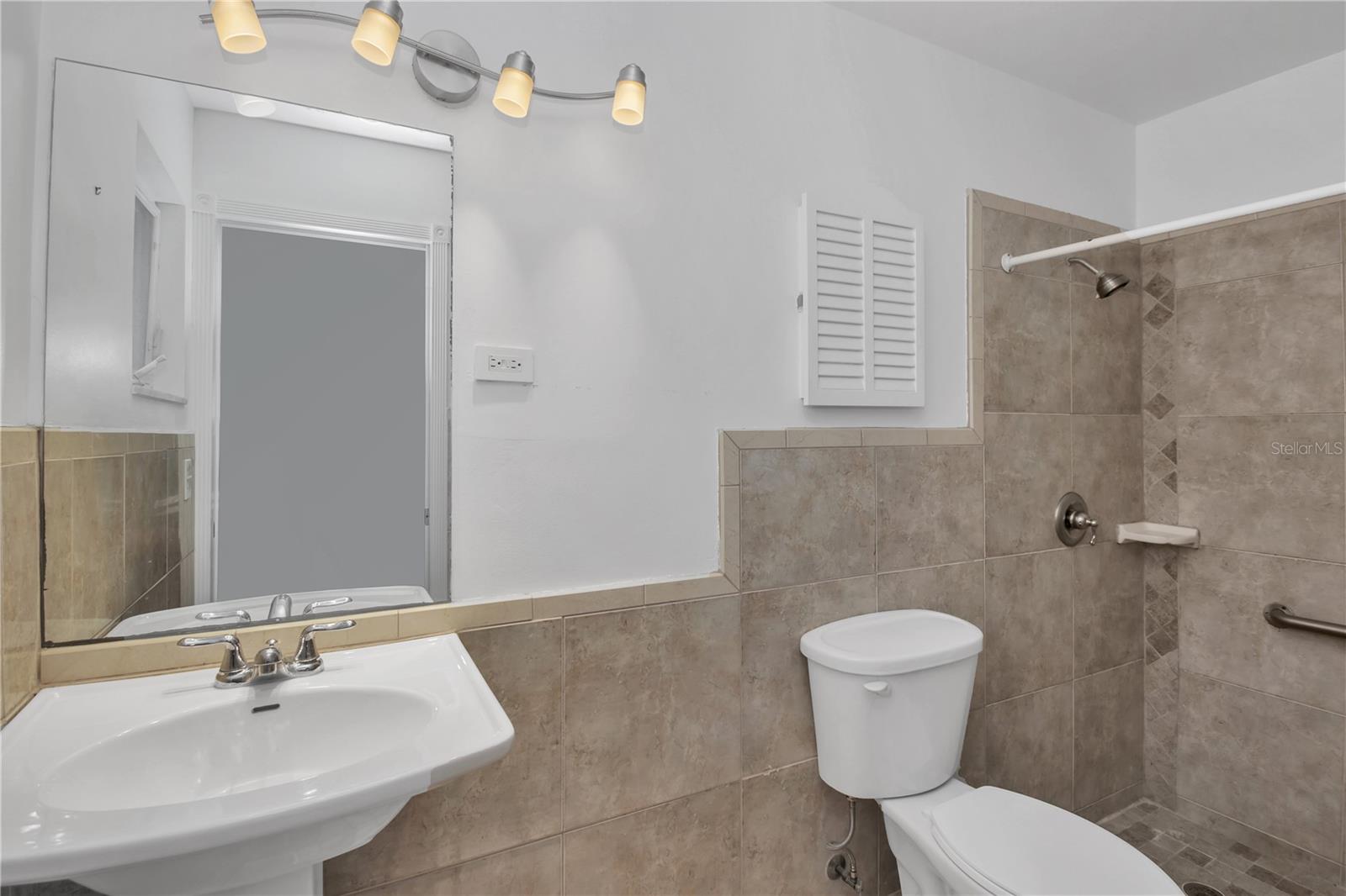 BUENA VISTA SHORES - Residential