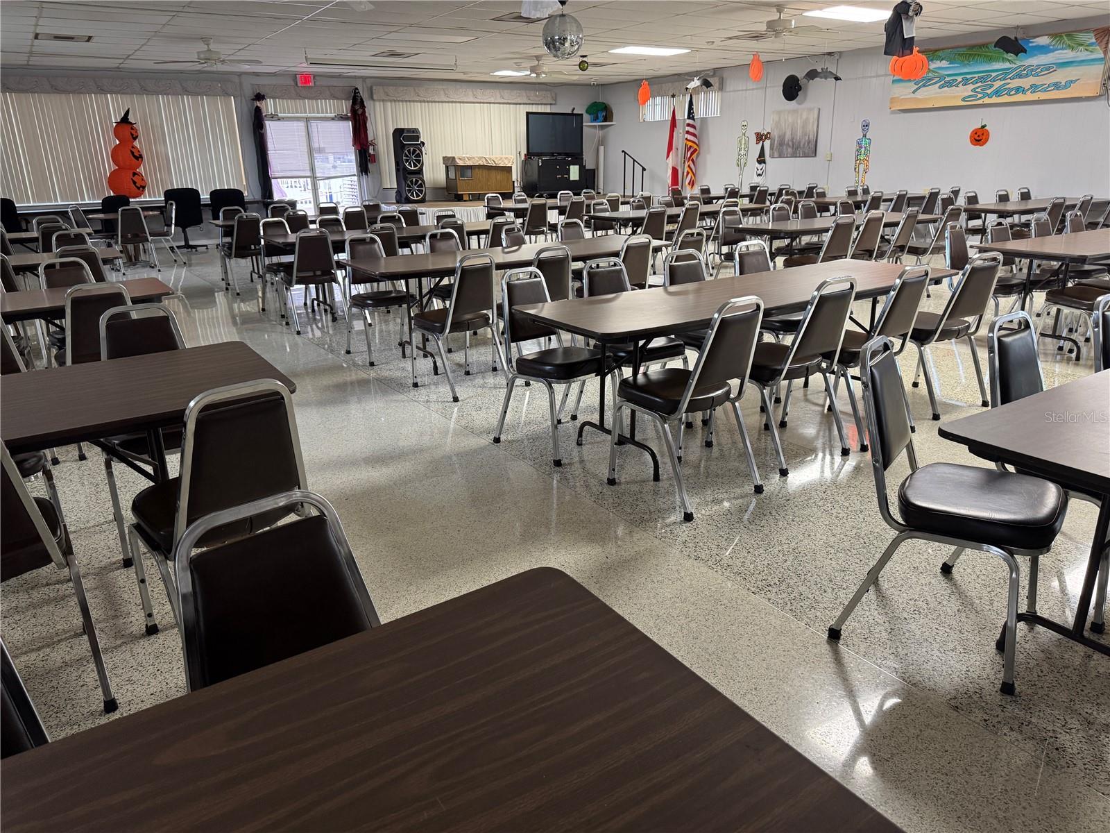 PARADISE SHORES - Residential