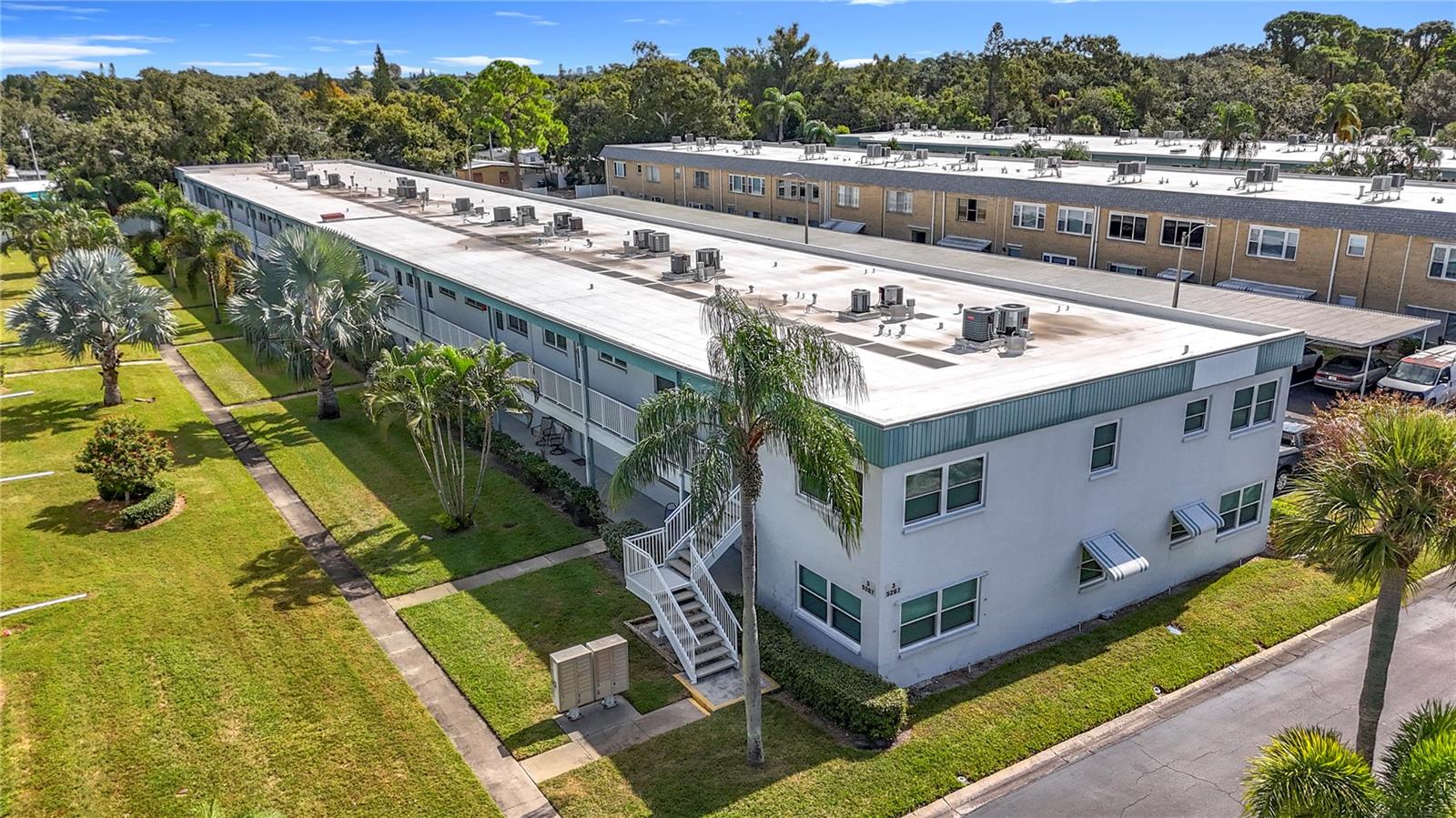 PARADISE SHORES - Residential