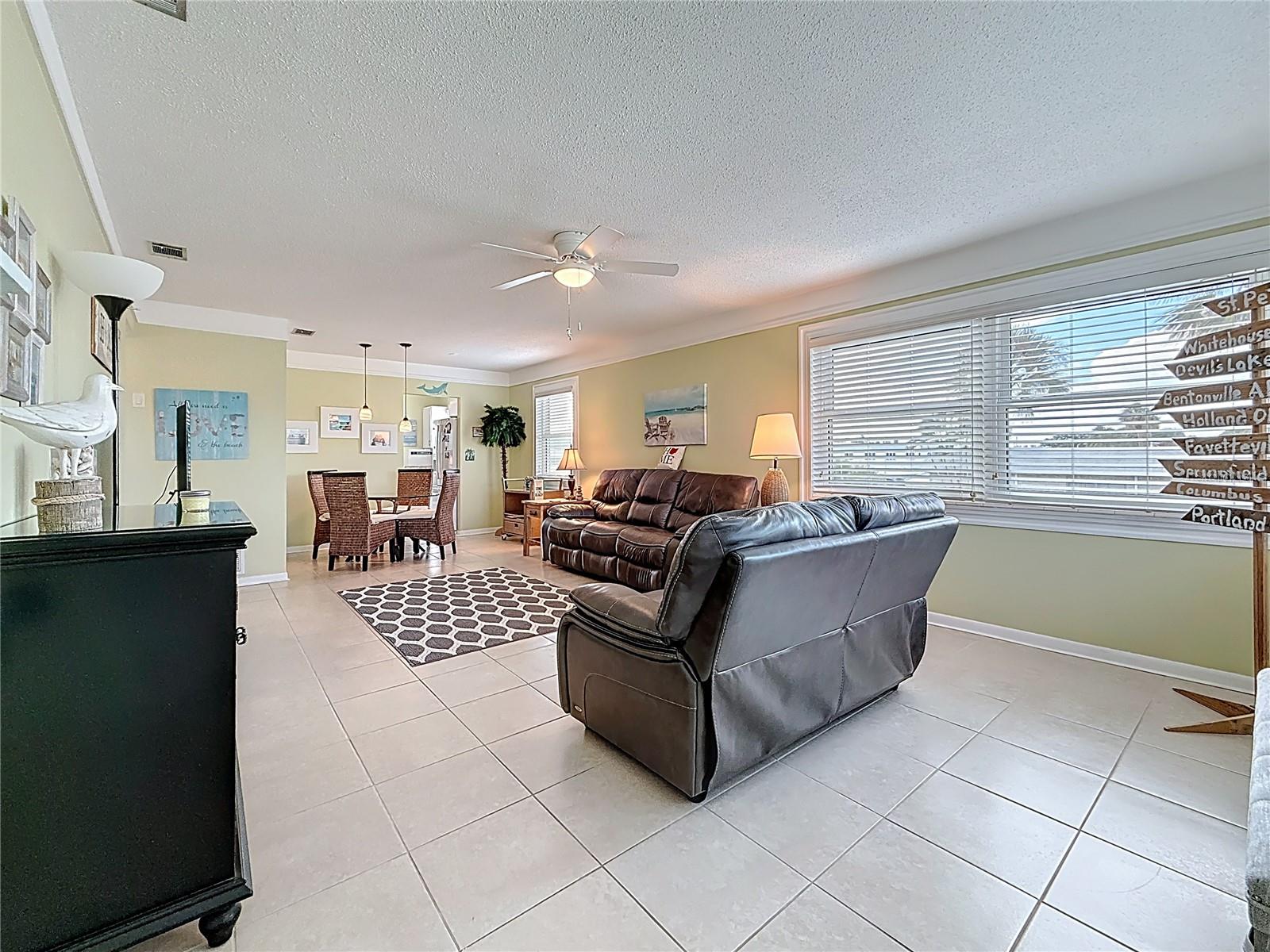 PARADISE SHORES - Residential