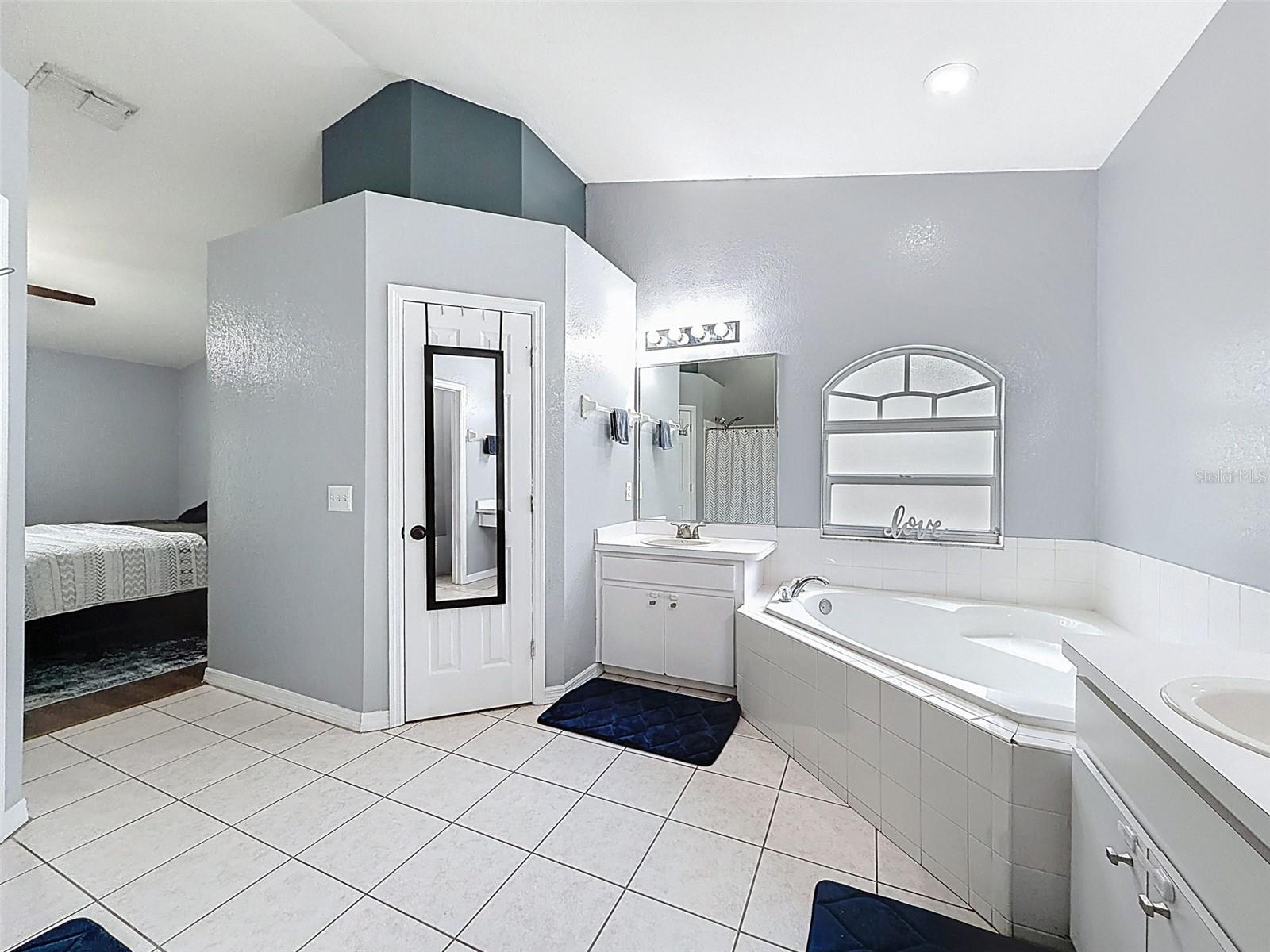 MANORS OF NOTTINGHAM - Residential