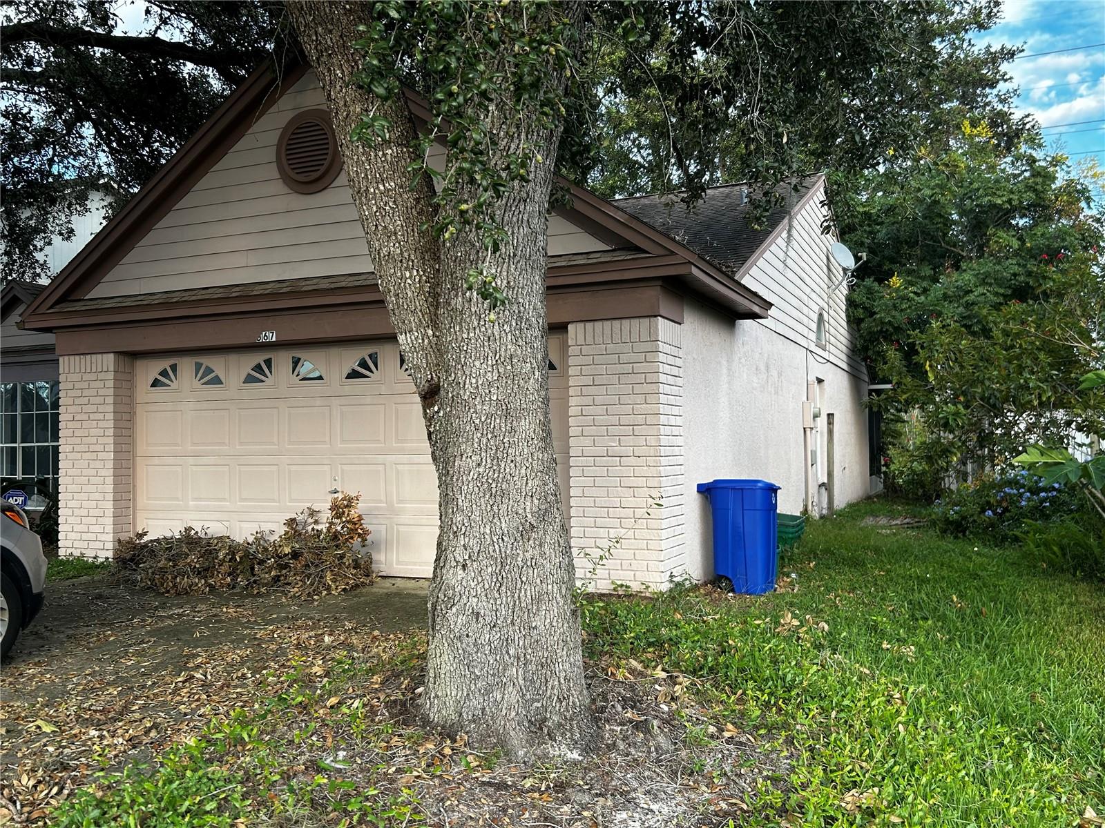 567 QUEENSBRIDGE DRIVE