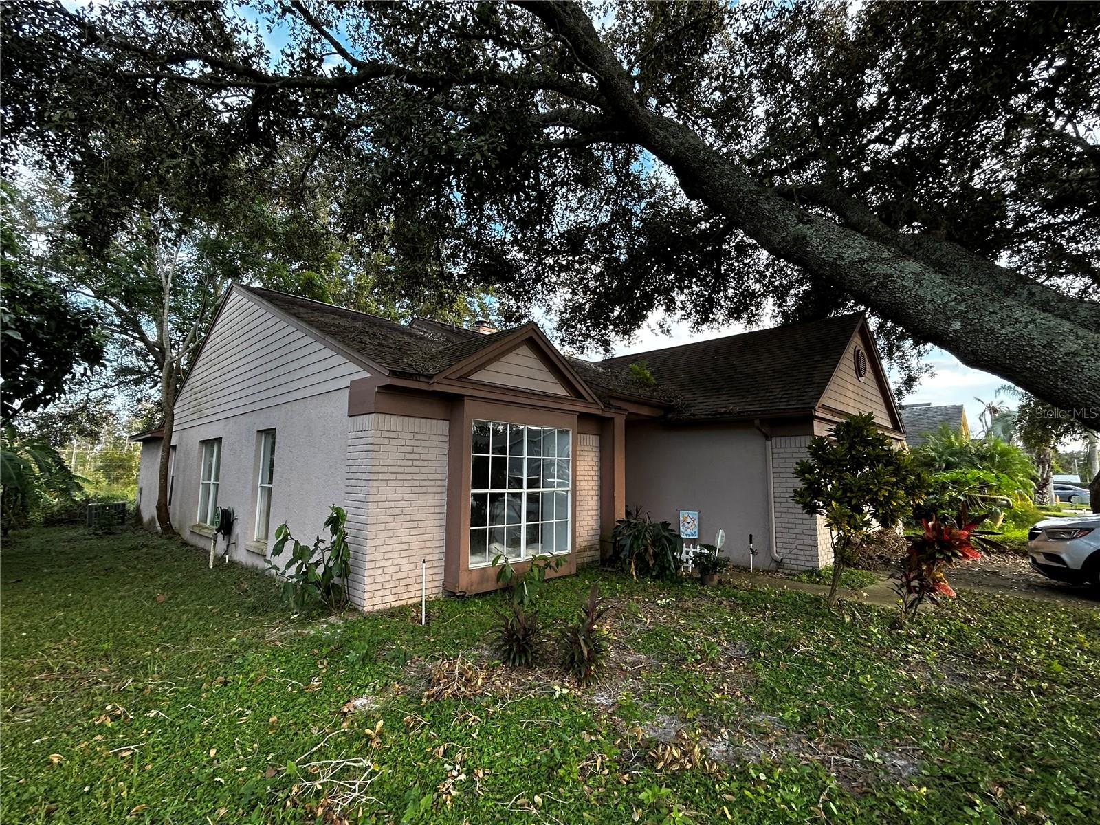 567 QUEENSBRIDGE DRIVE