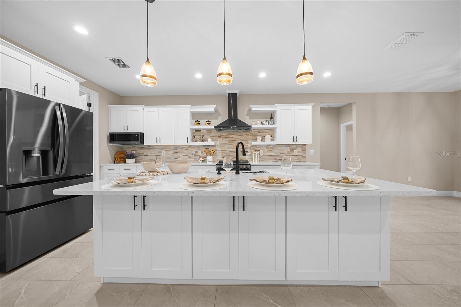 ROLLING HILLS - Residential