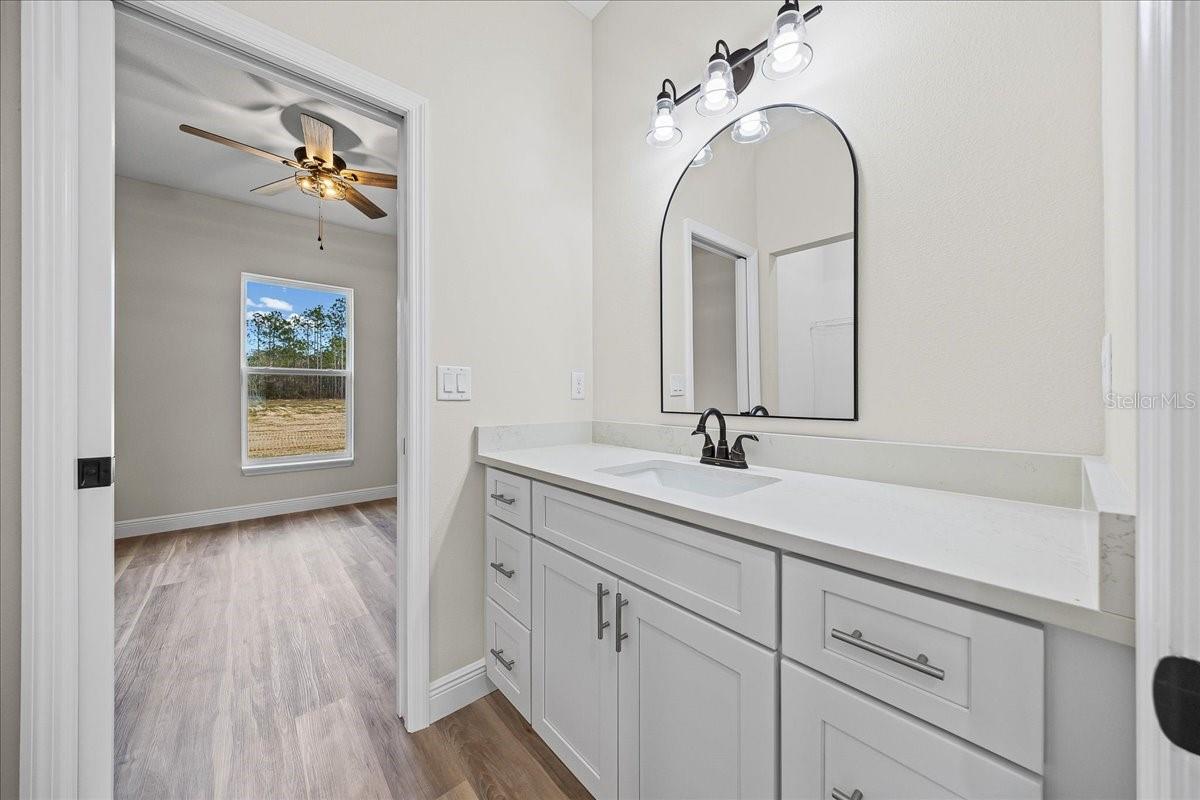 ROLLING HILLS - Residential