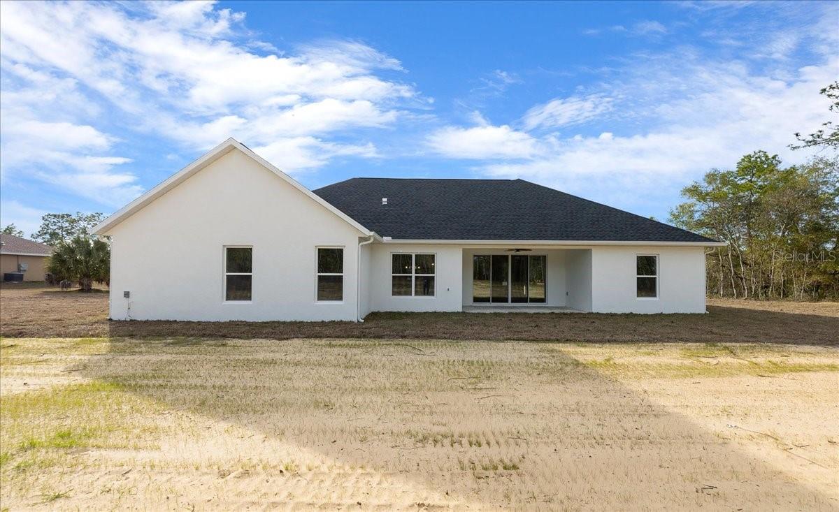 ROLLING HILLS - Residential