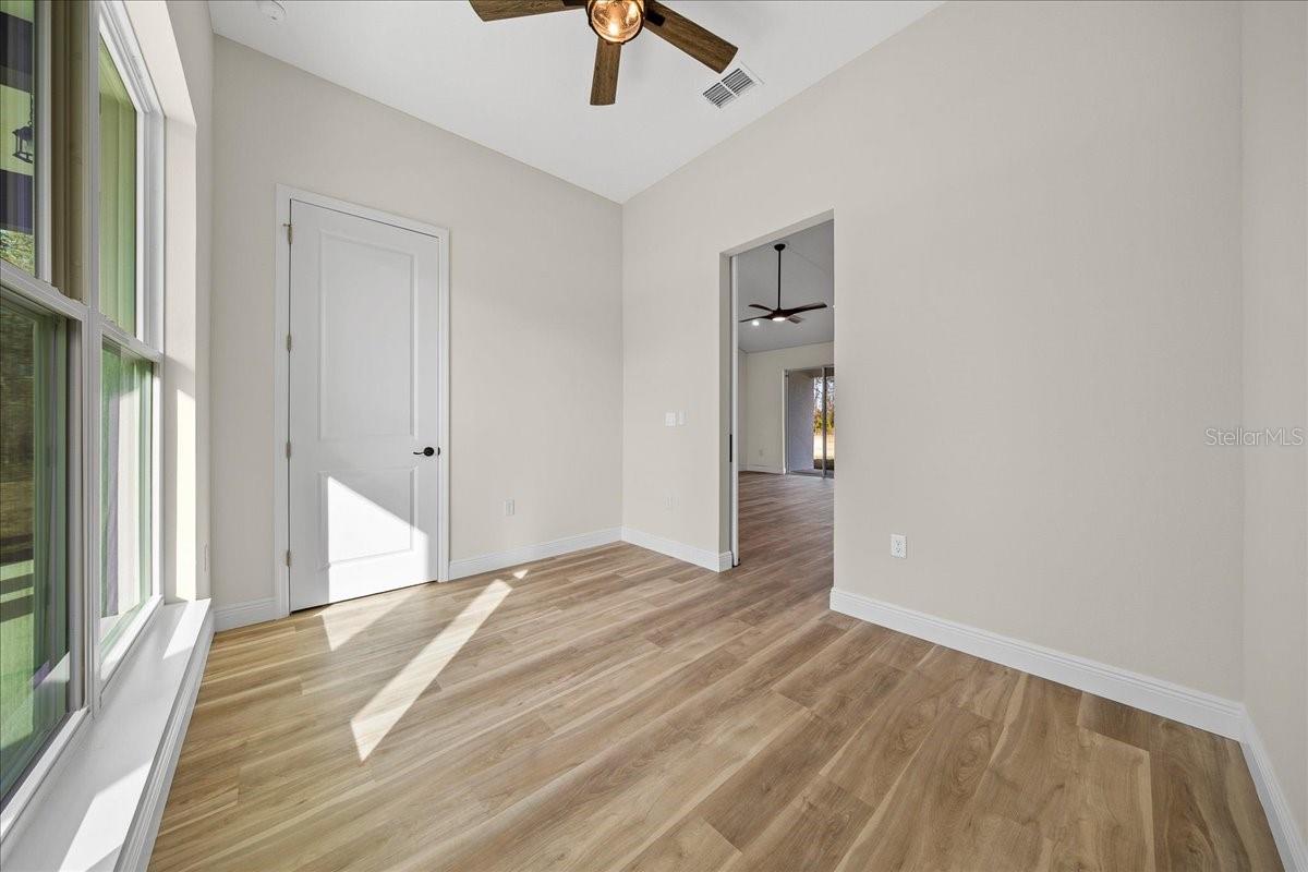 ROLLING HILLS - Residential