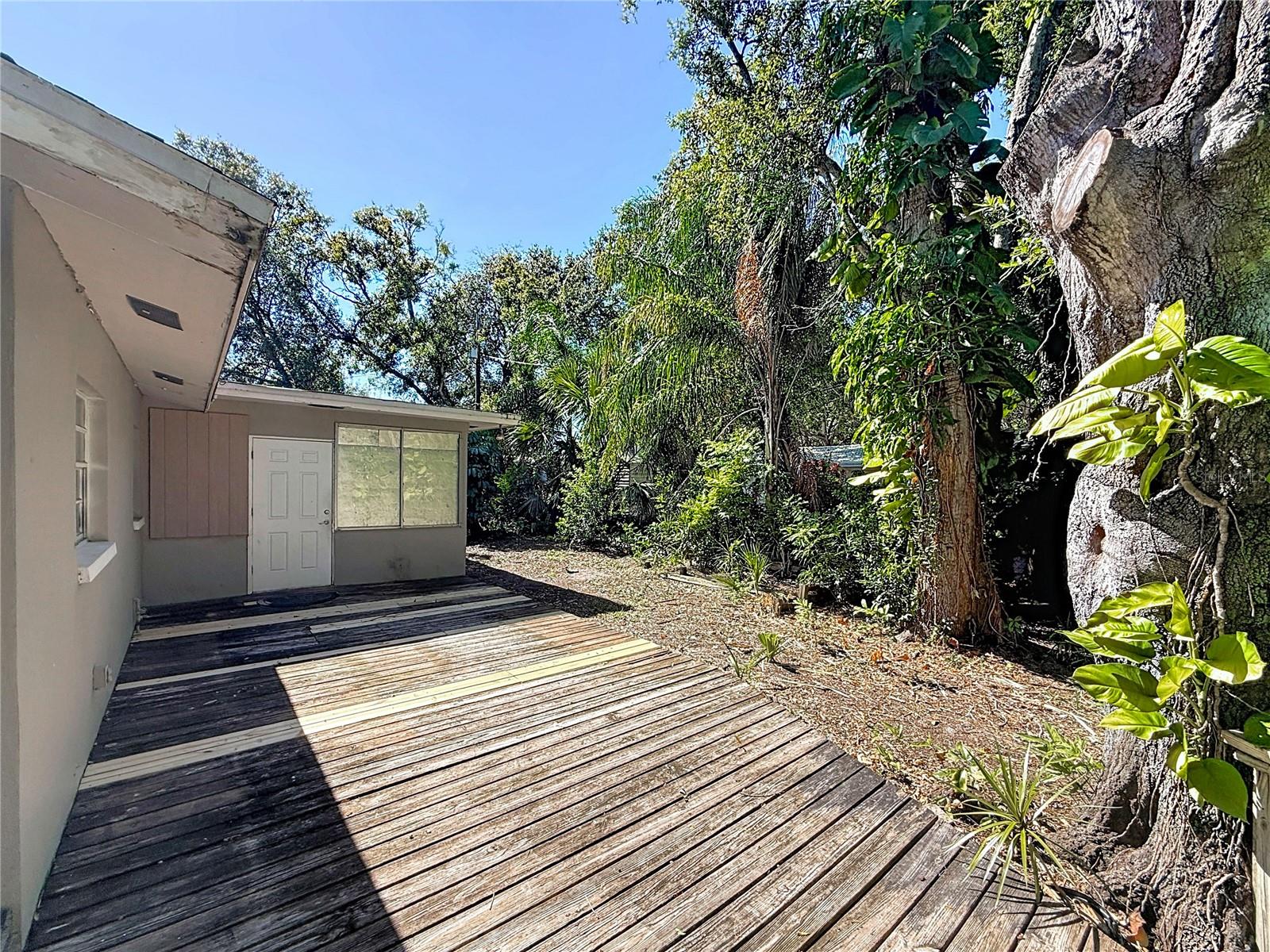 CLEARVIEW HEIGHTS - Residential Lease