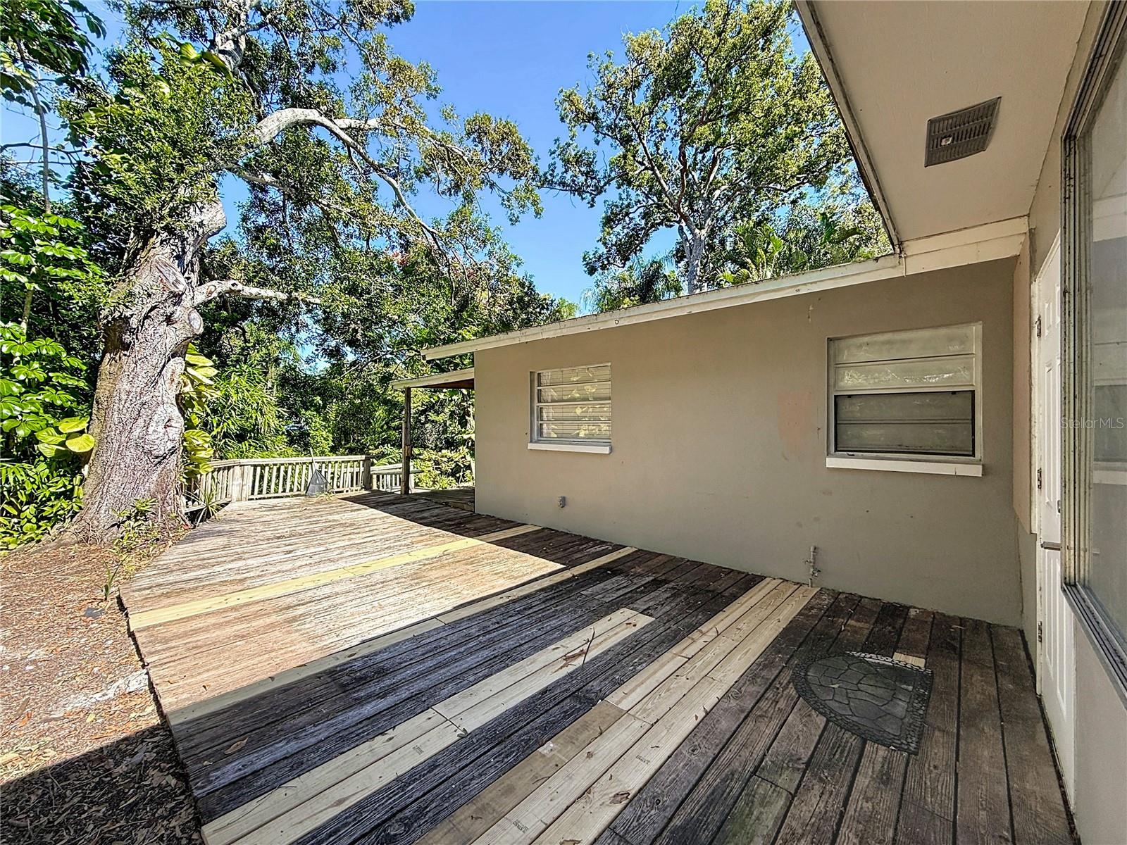 CLEARVIEW HEIGHTS - Residential Lease