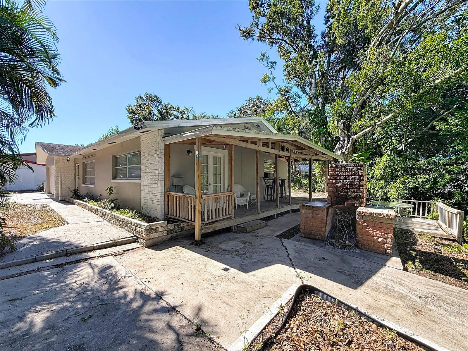 CLEARVIEW HEIGHTS - Residential Lease