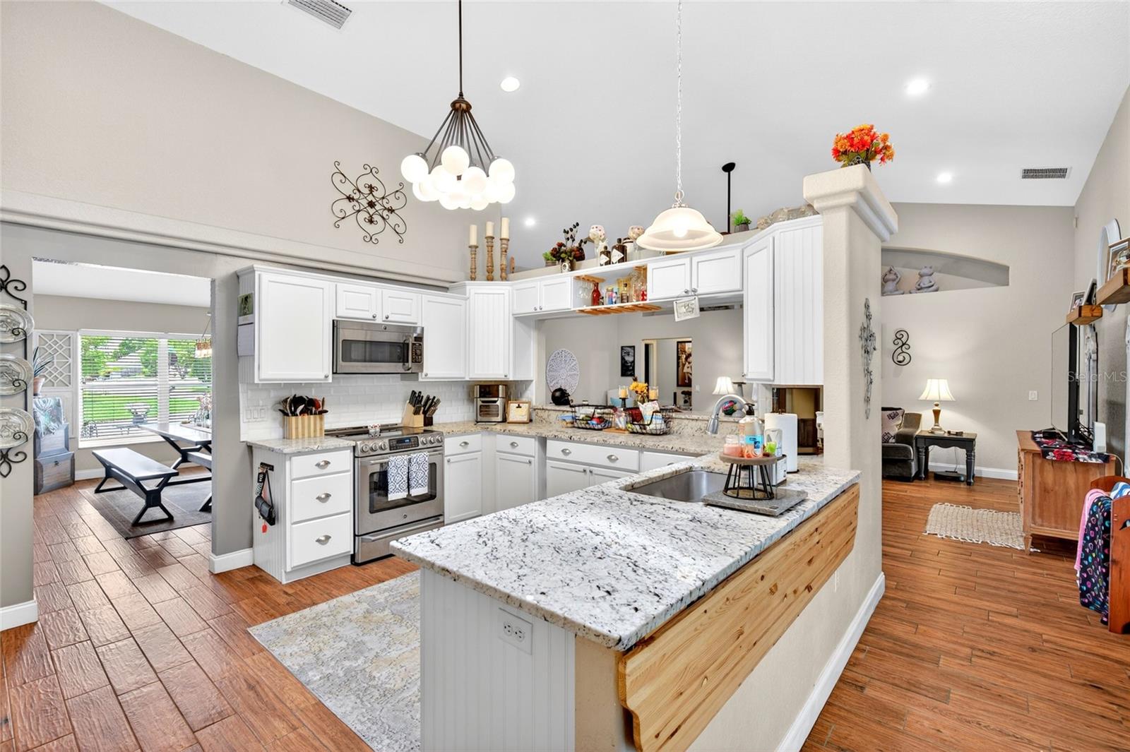 WOODLAND ESTATES - Residential
