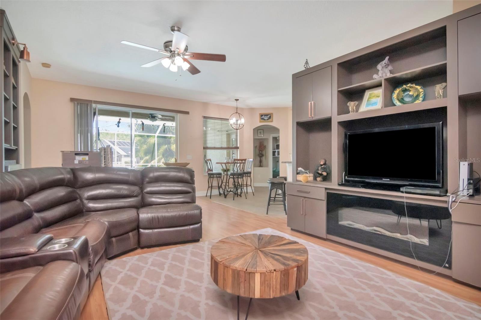 VILLAROSA PH G - Residential