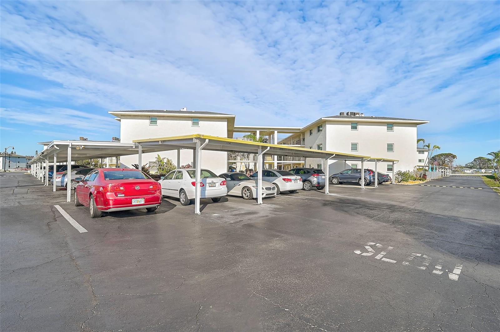 HOLIDAY APTS - Residential