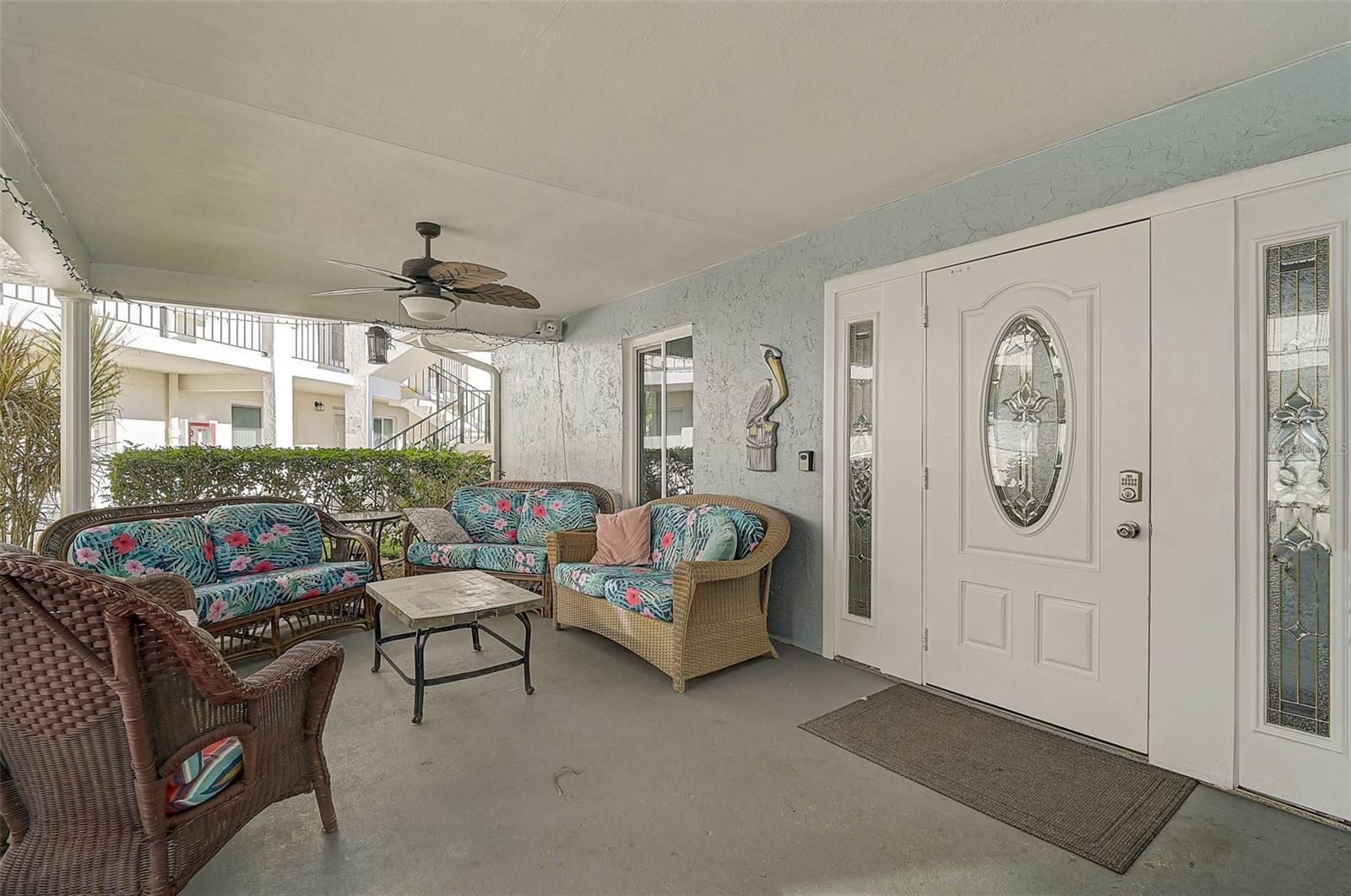 HOLIDAY APTS - Residential