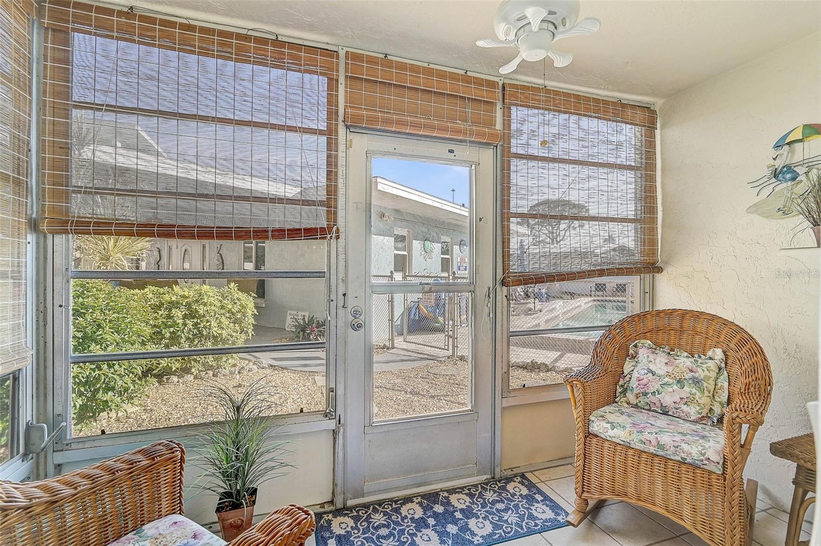 HOLIDAY APTS - Residential