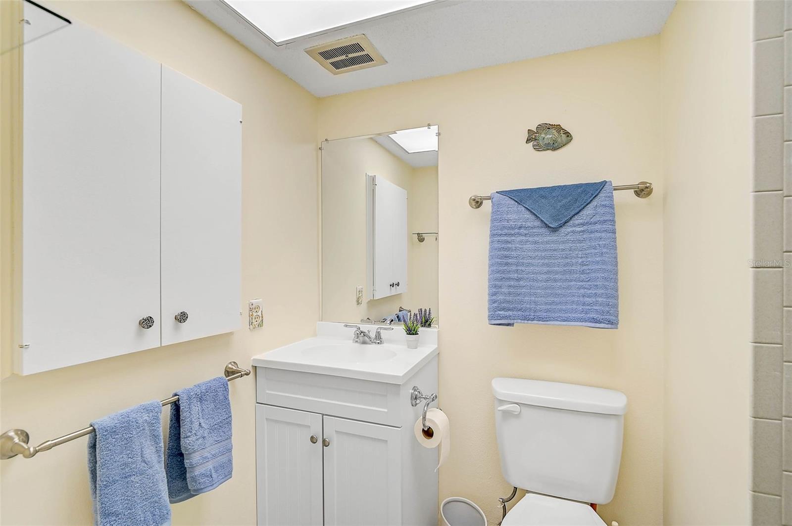 HOLIDAY APTS - Residential