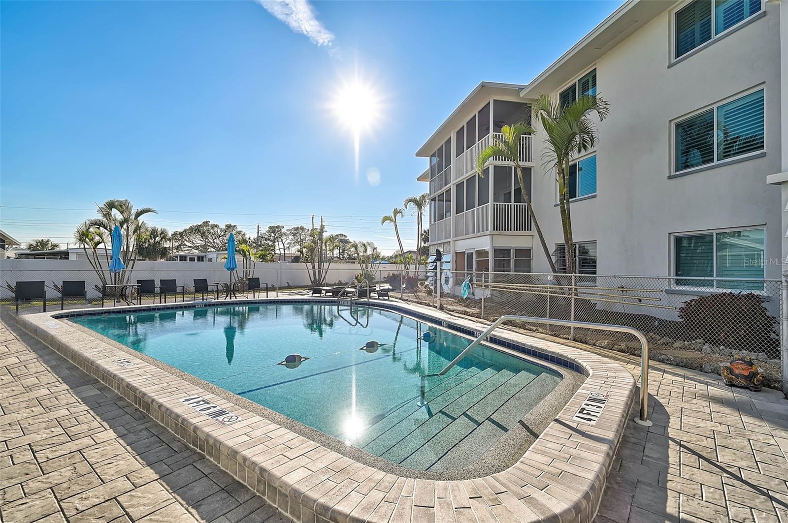 HOLIDAY APTS - Residential