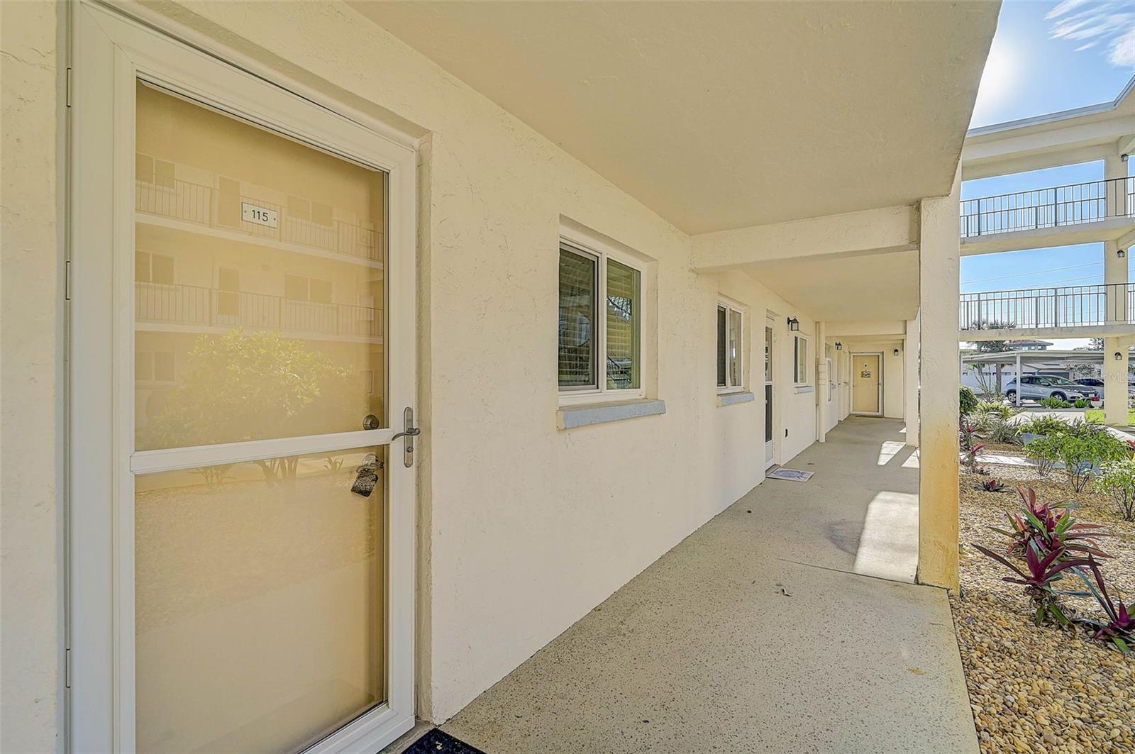 HOLIDAY APTS - Residential