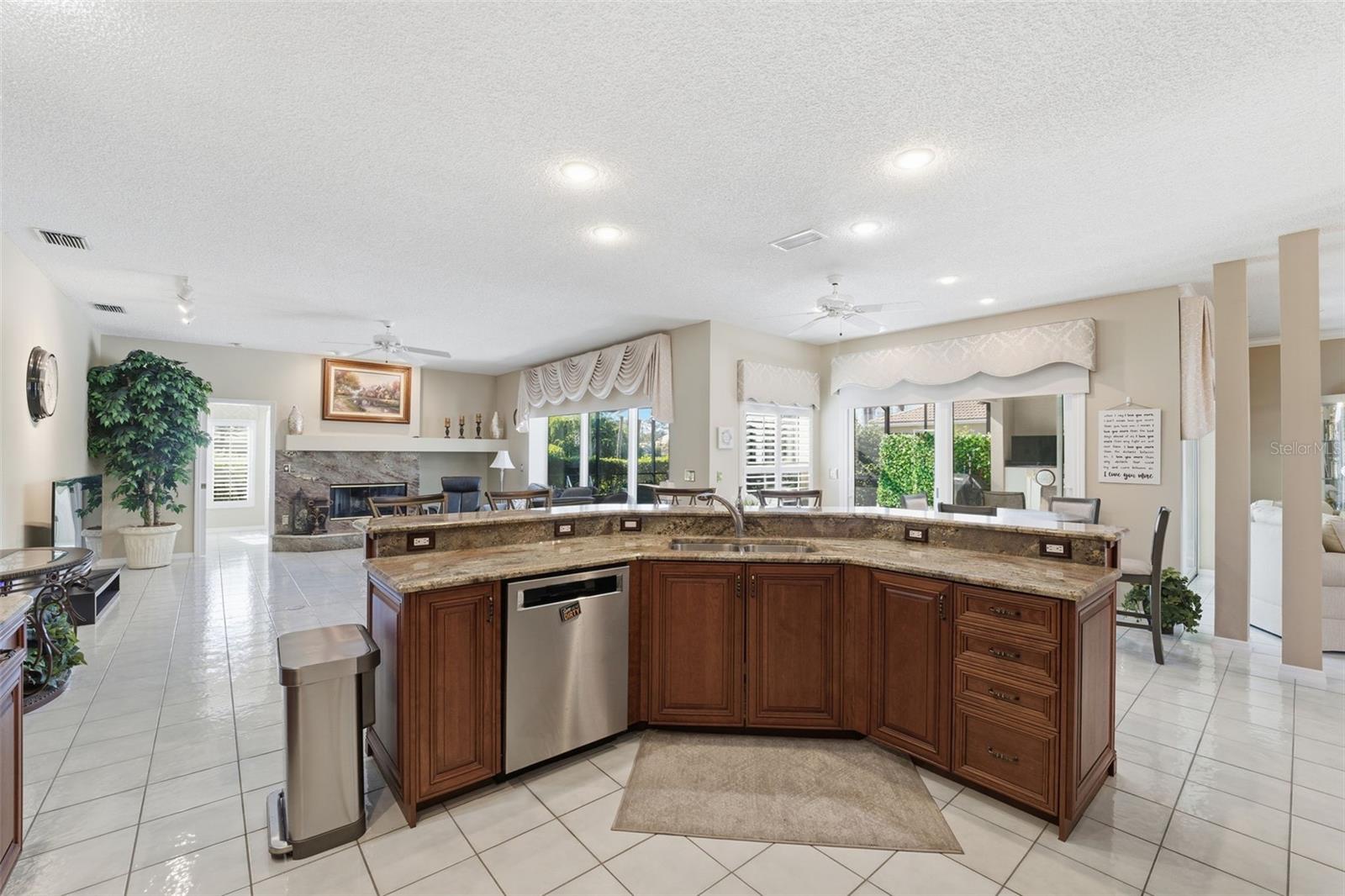 CRESCENT OAKS COUNTRY CLUB PH 1 - Residential