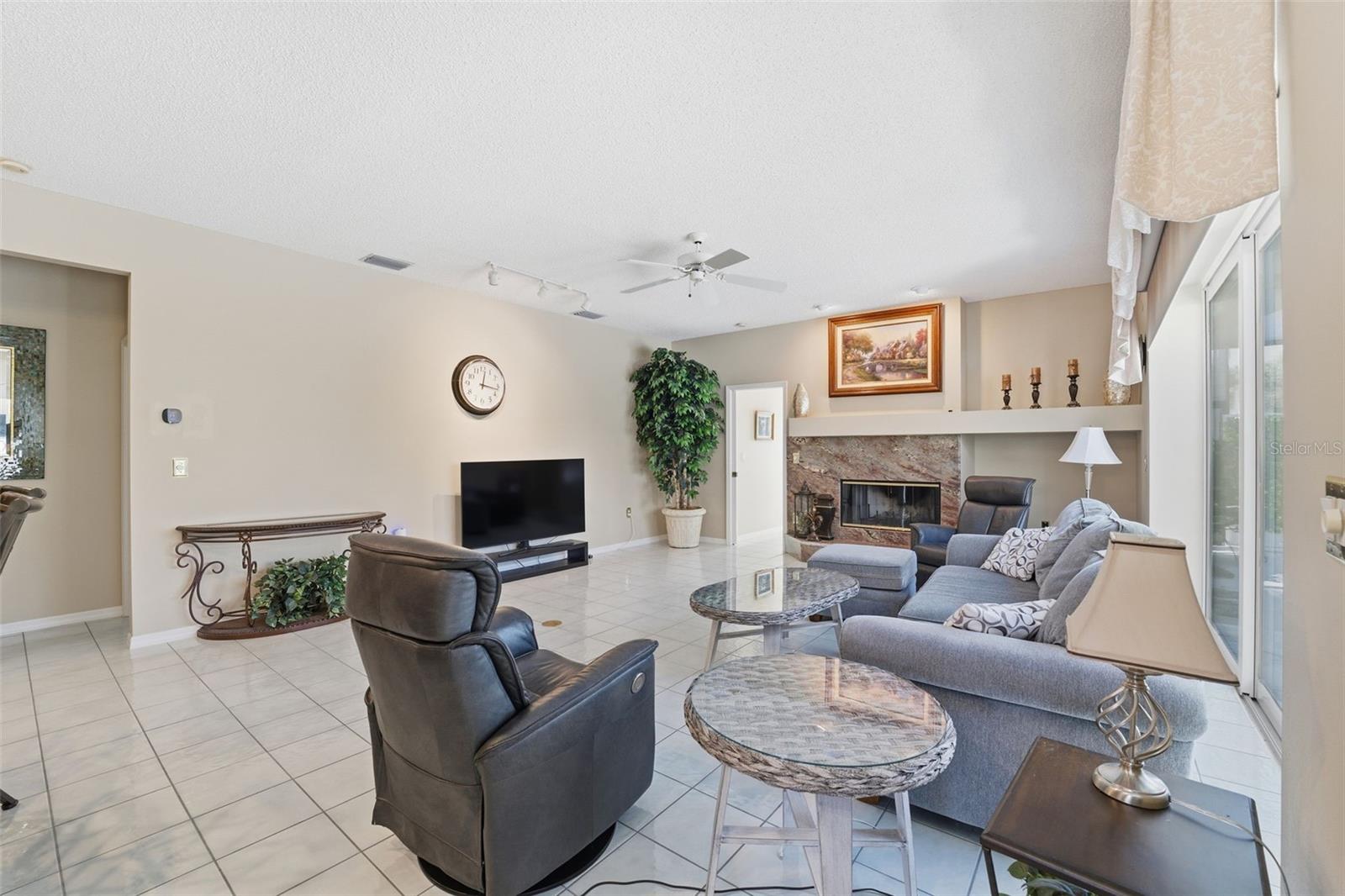 CRESCENT OAKS COUNTRY CLUB PH 1 - Residential