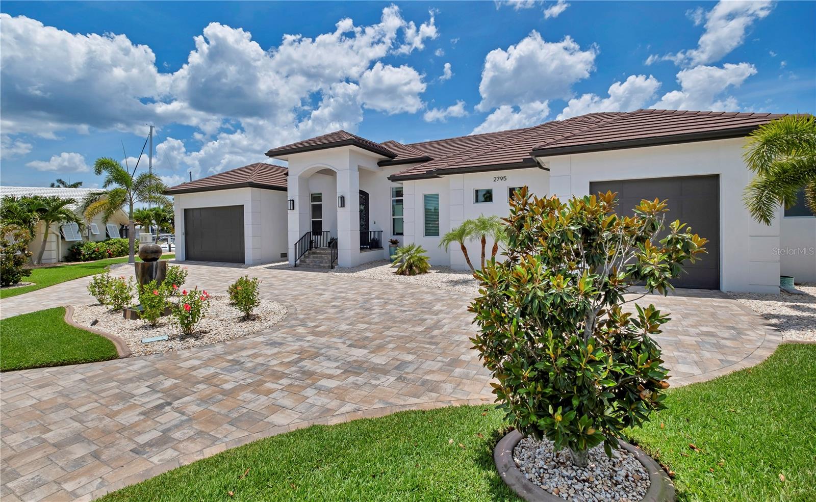 2795 BAY COURT